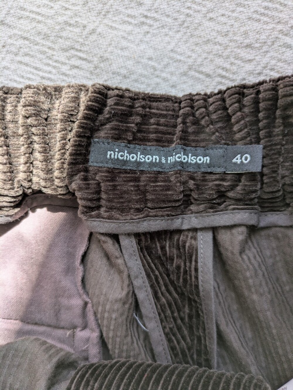 Nicholson & Nicholson Corduroy Cropped pants - Picture 4 of 7